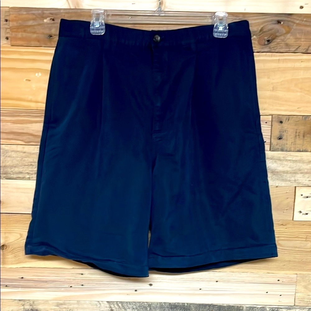 Chaps size 34 Navy Flat Front Golf Shorts with Front and Back Pockets